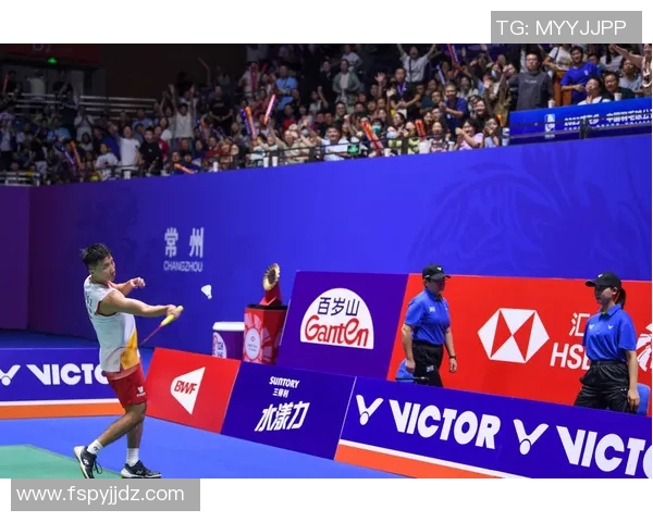 亚运会特别报道：杭州羽毛球队拼搏历程与荣耀瞬间的背后故事